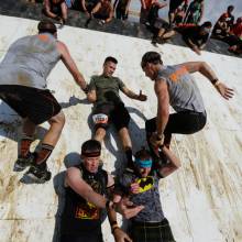 tough_mudder_pyramid_scheme_lift